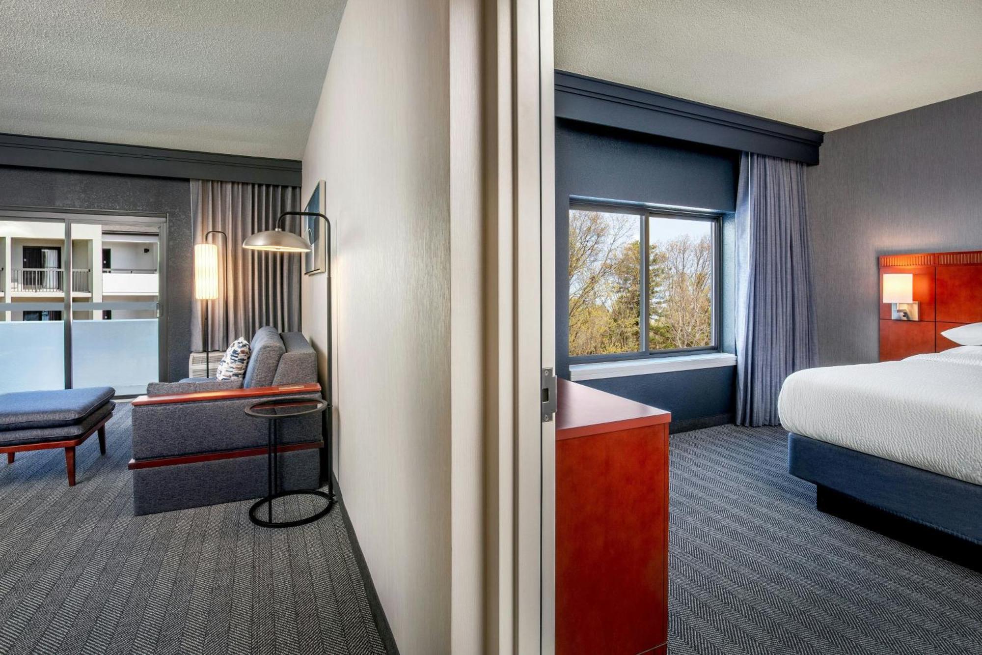 Courtyard By Marriott Boston Andover Exterior photo