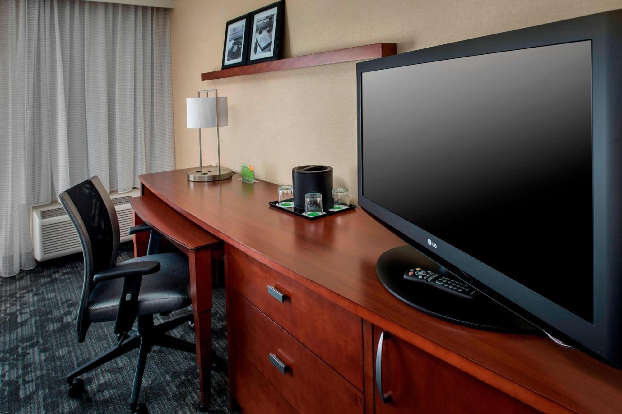 Courtyard By Marriott Boston Andover Exterior photo